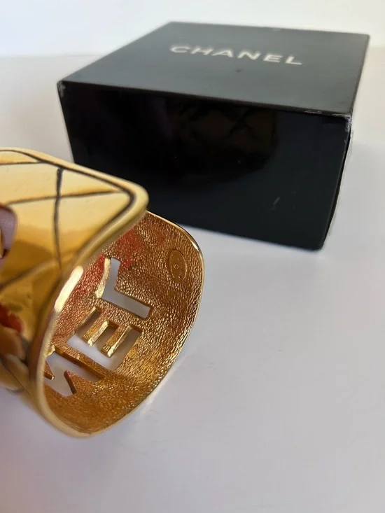 CHANEL Gold Quilted Logo Cutout Wide Cuff Bracelet RARE/COLLECTORS PIECE - Picture 4 of 4